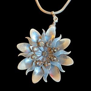 🌴Vintage Sterling Rhinestone Flower Pendant with Heavy Sterling 24” chain